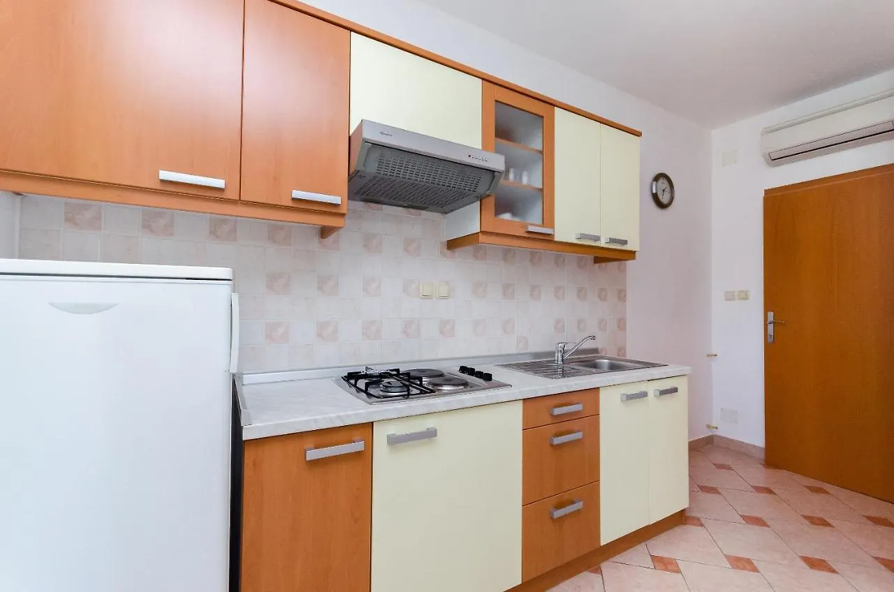 Apartments Josip S Lopar